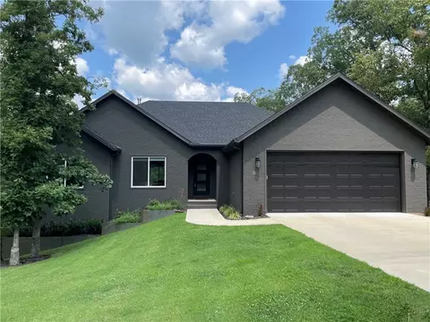 18 Clophill Ln, Bella Vista, AR 72714
