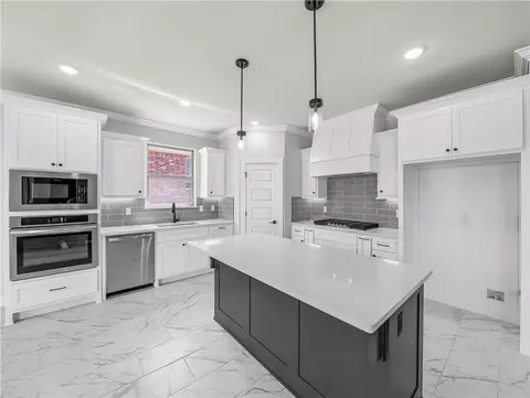 7962 Teton Trail Ave, Springdale, AR 72762