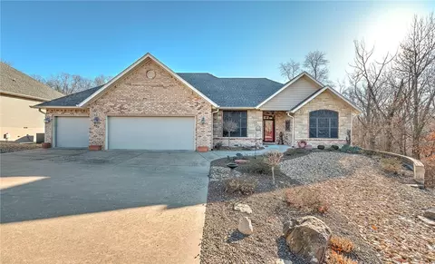 13 Renfrew Dr, Bella Vista, AR 72715