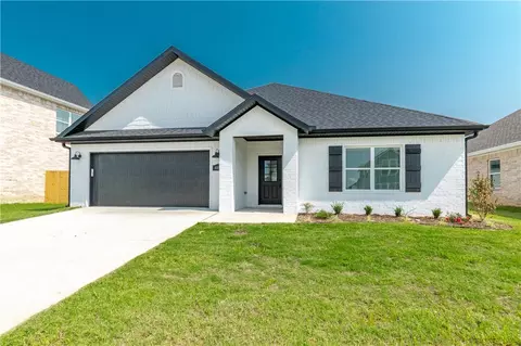 261 Maroon Ave, Fayetteville, AR 72704