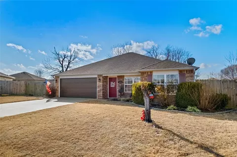831 Meadowridge Ct, Centerton, AR 72719 photo 2