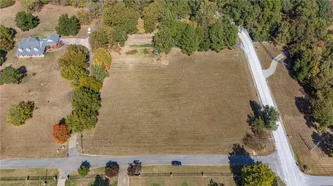 Sassafras Hill Road, Fayetteville, AR 72703