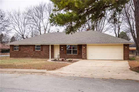 2009 Joye St, Springdale, AR 72762