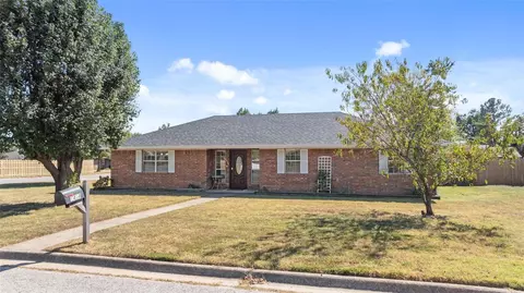 1414 W Centennial Dr, Rogers, AR 72758