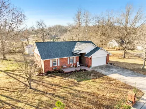 4097 Acorn Dr, Harrison, AR 72601