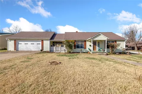 810 N Lucille St, Harrison, AR 72601
