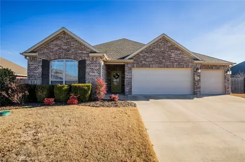 452 Sunset Dr, Cave Springs, AR 72718