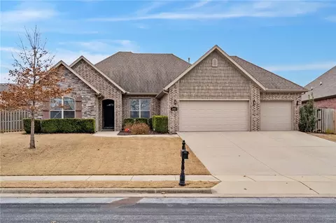 2001 Venice Ave, Lowell, AR 72745