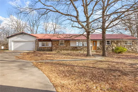 6555 Orchard Pt, Harrison, AR 72601