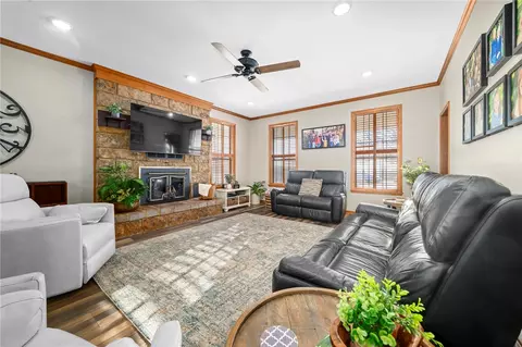 Living - 1025 Riverview Dr, Alma, AR 72921 photo 1 of 3