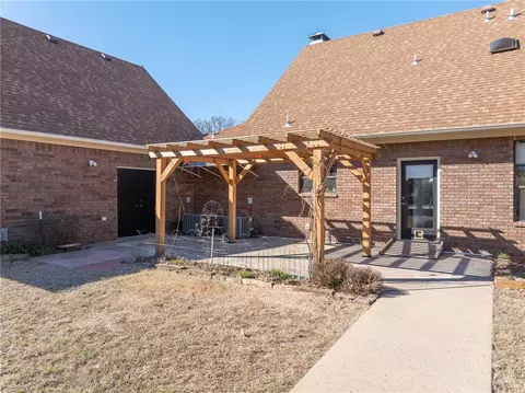 Exterior - 1025 Riverview Dr, Alma, AR 72921 photo 8 of 10
