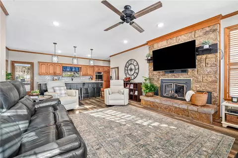 Living - 1025 Riverview Dr, Alma, AR 72921 photo 3 of 3