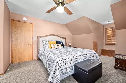 Bedroom - 1025 Riverview Dr, Alma, AR 72921 photo 4 of 7