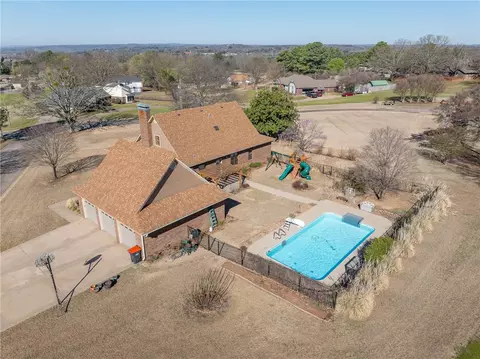 View/Area - 1025 Riverview Dr, Alma, AR 72921 photo 3 of 4