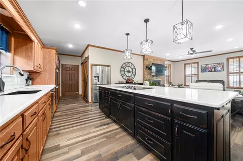 Kitchen - 1025 Riverview Dr, Alma, AR 72921 photo 5 of 7