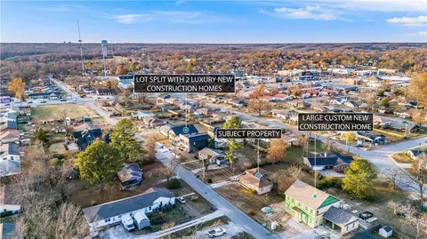707 NW 10th St, Bentonville, AR 72712