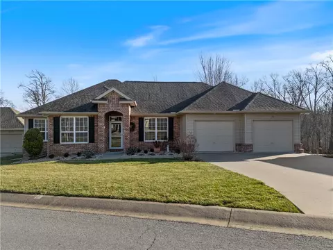 20 Parkridge Dr, Bella Vista, AR 72715