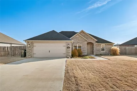 316 N Otoe St, Farmington, AR 72730