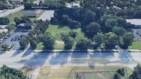 Moberly Lane, Bentonville, AR 72712