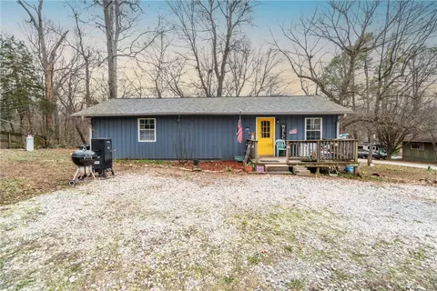 19033 Shoreline Way, Fayetteville, AR 72703