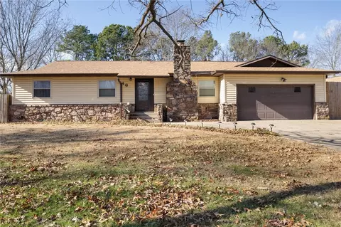 46 Woodridge Rd, Rogers, AR 72756