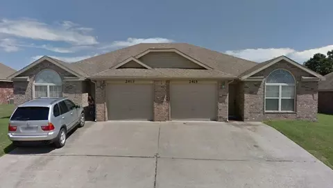2413 2415 Rill St, Rogers, AR 72758