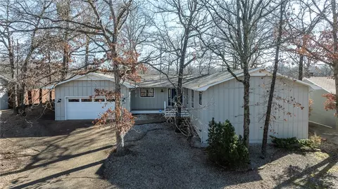 84 Churchill Dr, Bella Vista, AR 72715