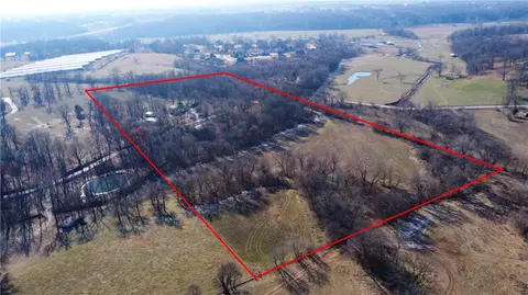 8213 E Brown Rd, Springdale, AR 72745