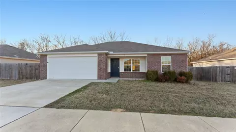 1125 S Splash Dr, Fayetteville, AR 72701