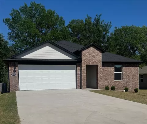 3121 N Bella St, Siloam Springs, AR 72761