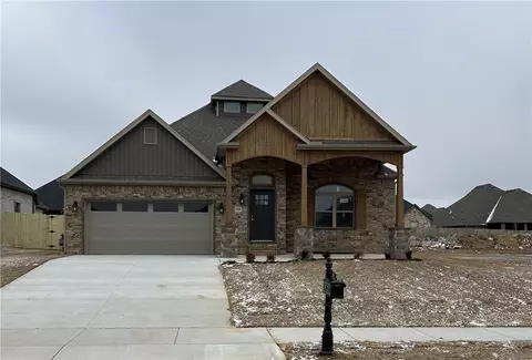 1050 Flat Rock St, Bentonville, AR 72713
