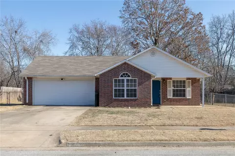 1190 S Nelson Dr, Fayetteville, AR 72701