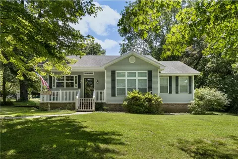 560 S Double Springs Rd, Farmington, AR 72730