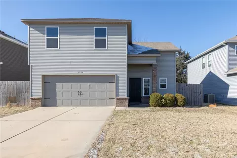 5086 Claxton Cir, Fayetteville, AR 72704