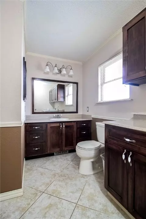 Bath - 61201 E 340 Rd, Grove, OK 74344 photo 3 of 3
