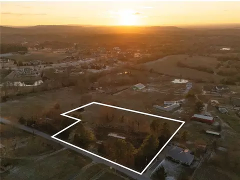 3701 N Gulley Rd, Fayetteville, AR 72703