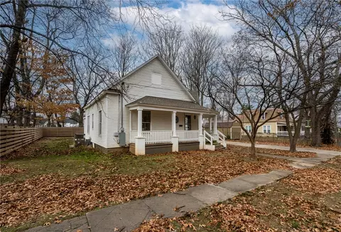 612 N Madison St, Siloam Springs, AR 72761