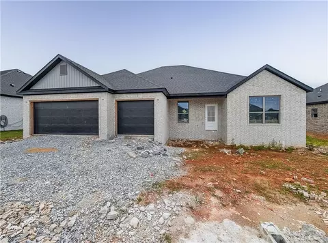 4788 Hawk St, Springdale, AR 72762