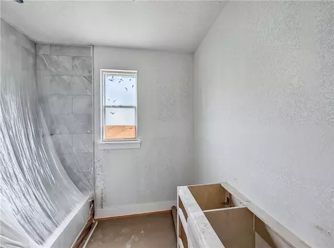 Bath - 4788 Hawk St, Springdale, AR 72762 photo 2 of 2
