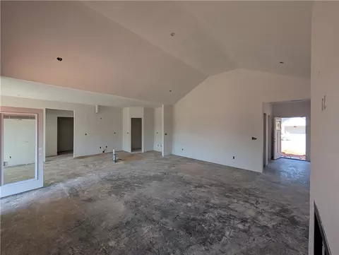 Living - 4812 Hawk St, Springdale, AR 72762 photo 2 of 4