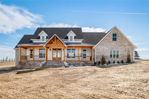 136 Madison Apt 7218 St, Hindsville, AR 72738