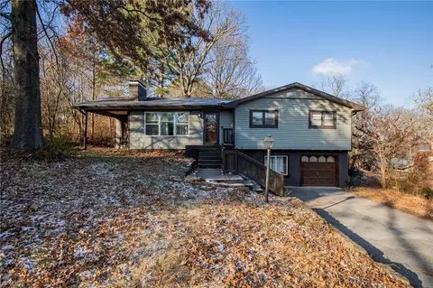 1729 N Greenvalley Ave, Fayetteville, AR 72703