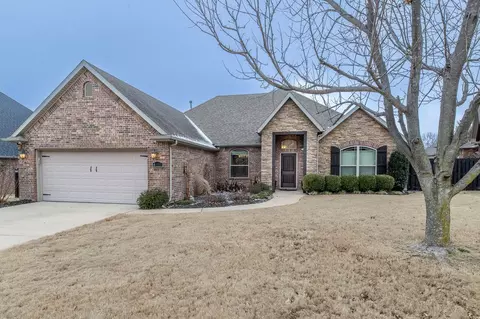 4667 Rockledge Dr, Fayetteville, AR 72764