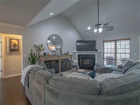 560 Keswick Dr, Centerton, AR 72719 photo 8