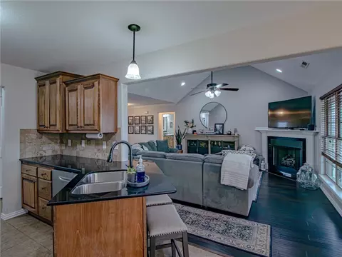 560 Keswick Dr, Centerton, AR 72719 photo 13