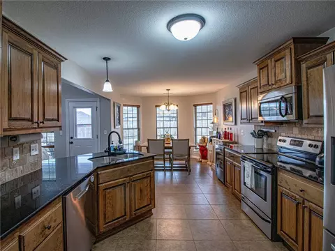560 Keswick Dr, Centerton, AR 72719 photo 11