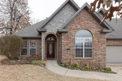 4005 N Zion Valley Dr, Fayetteville, AR 72703