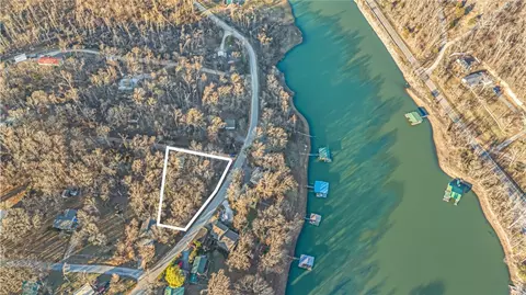 14026 Canal St, Rogers, AR 72758