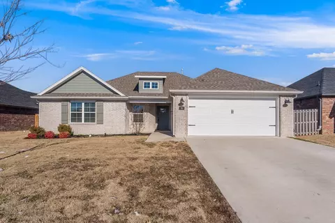 90 E Joliet St, Farmington, AR 72730