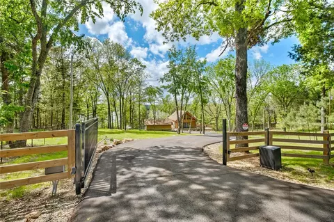 9309 Larue Rd, Rogers, AR 72756